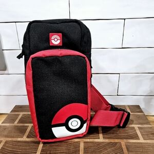 Nintendo Switch Adventure Pack Travel Bag Poké Ball Edition